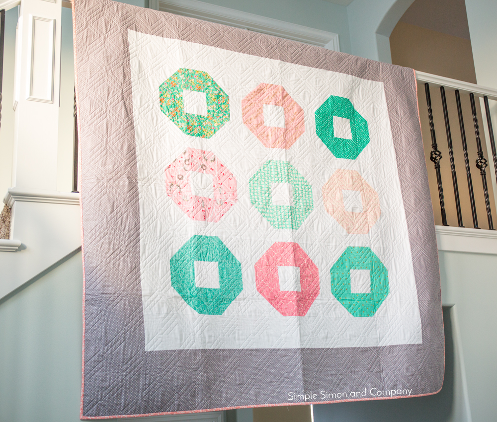 Fast and Free Quilt Patterns featured by top US quilting blog, Flamingo Toes: Shoo Fly quilt